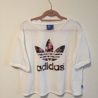 アディダス(adidas)のロゴＴシャツ(Tシャツ(半袖/袖なし))