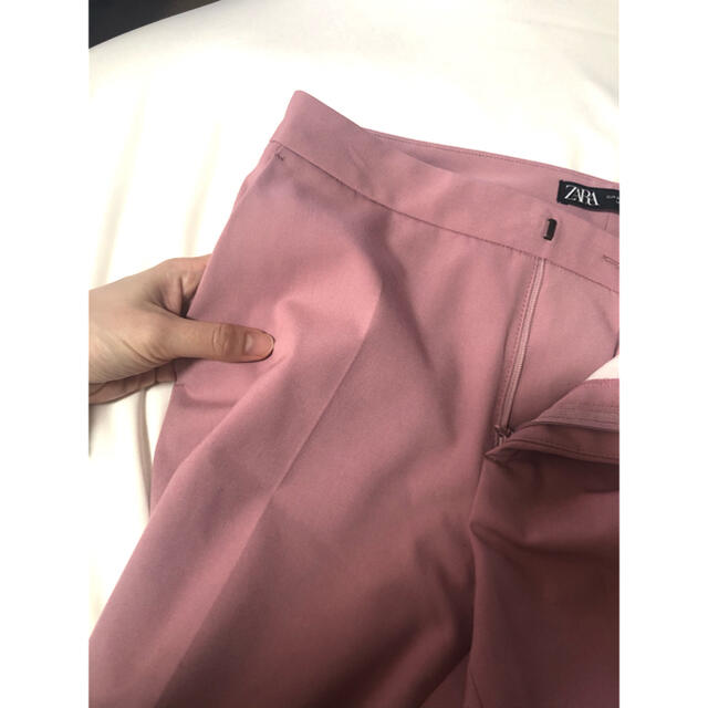 ZARA(ザラ)のZARA パンツ レディースのパンツ(クロップドパンツ)の商品写真