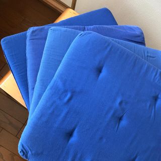 イケア(IKEA)のお値下げ！IKEA いすカバー　4個組み　青(クッション)