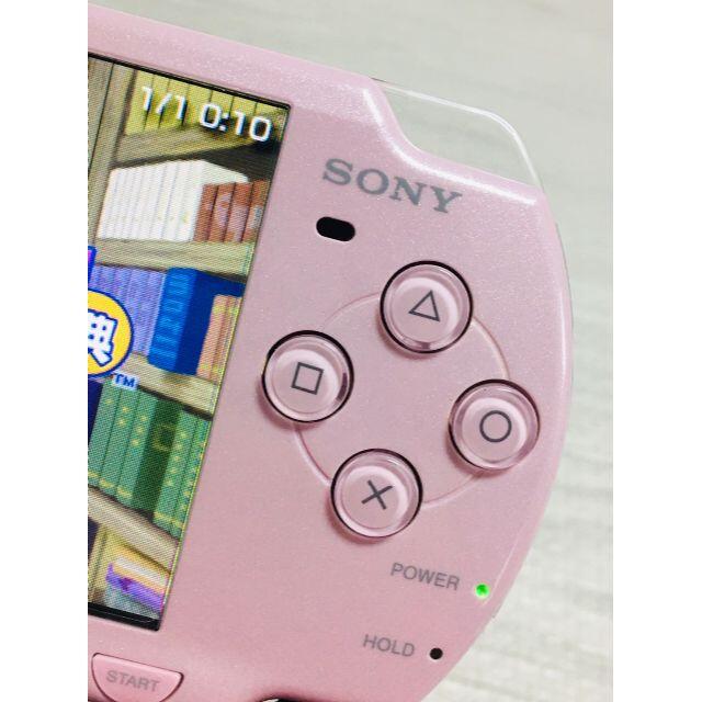 PlayStation Portable(プレイステーションポータブル)の■美品　PSP-2000 ピンク 本体　箱付フルセット エンタメ/ホビーのゲームソフト/ゲーム機本体(携帯用ゲーム機本体)の商品写真