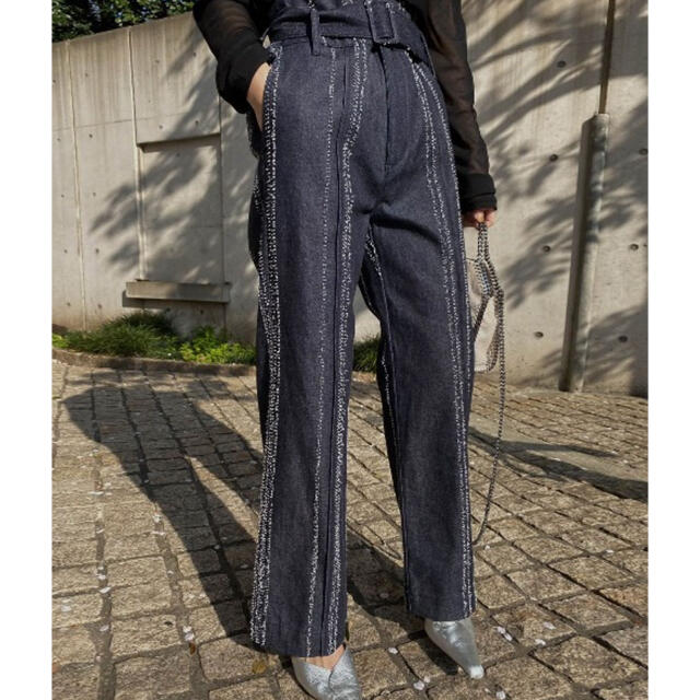 Ameri VINTAGE(アメリヴィンテージ)のAmeri vintage NEEDLE STRIPE DENIM PANTS レディースのパンツ(デニム/ジーンズ)の商品写真