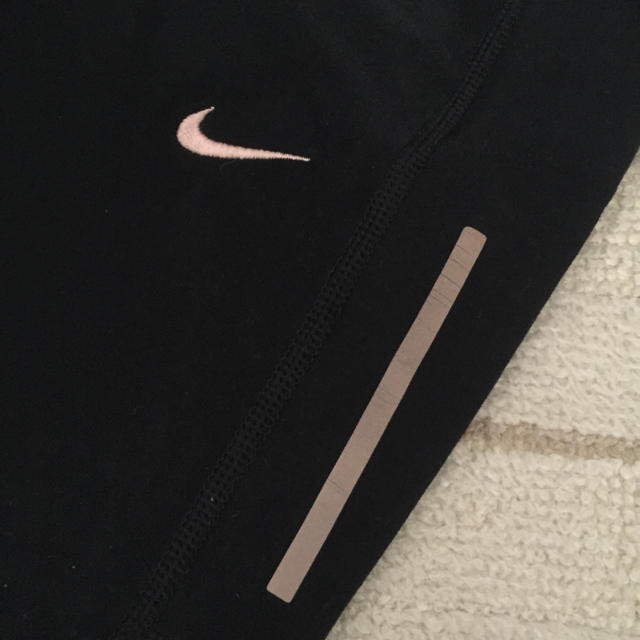 NIKE(ナイキ)のNIKE ランニングタイツ レディースのレッグウェア(レギンス/スパッツ)の商品写真