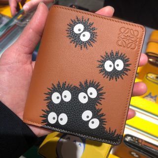 ロエベ(LOEWE)の新品 未使用 Loewe 隣のトトロ　おり財布、茶色(折り財布)