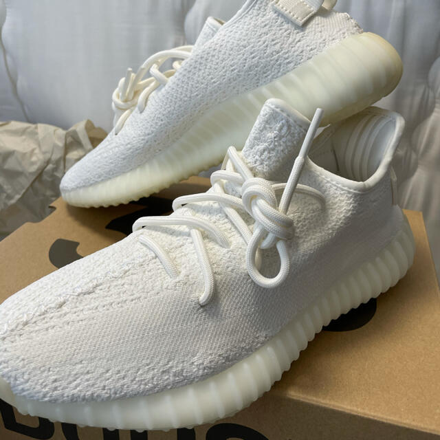 yeezy boost 350 v2 トリプルホワイト　イージー　ブースト