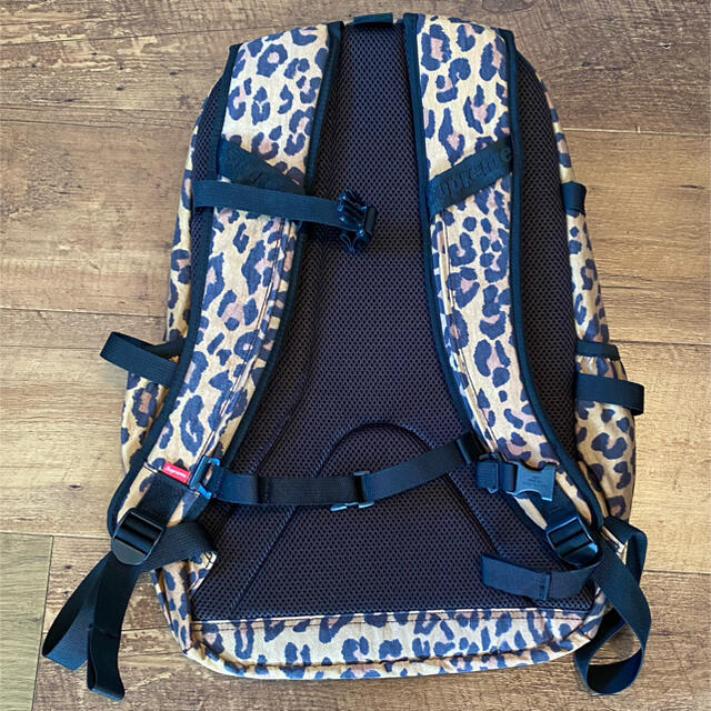 Supreme(シュプリーム)のSupreme Leopard Backpack リュック バッグ バックパック レディースのバッグ(リュック/バックパック)の商品写真