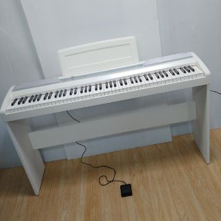 コルグ(KORG)の電子ピアノ　デジタルピアノ　KORG　88鍵盤　ホワイト　スタイリッシュ(電子ピアノ)