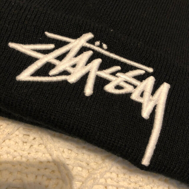 STUSSY(ステューシー)のSTUSSY ニット帽  レディースの帽子(ニット帽/ビーニー)の商品写真