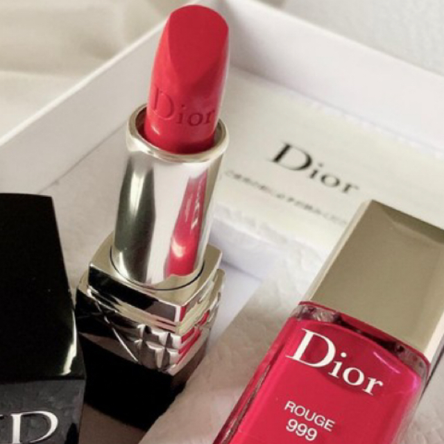 Dior(ディオール)のDior【新品未使用】ノベルティ リップ・ネイル・巾着ポーチ エンタメ/ホビーのコレクション(ノベルティグッズ)の商品写真