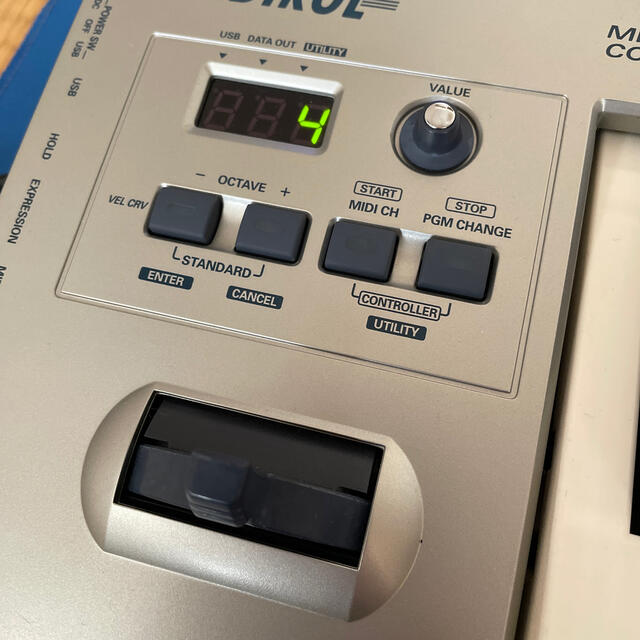 Roland MIDI KEYBOARD CONTROLLER PC-50 2