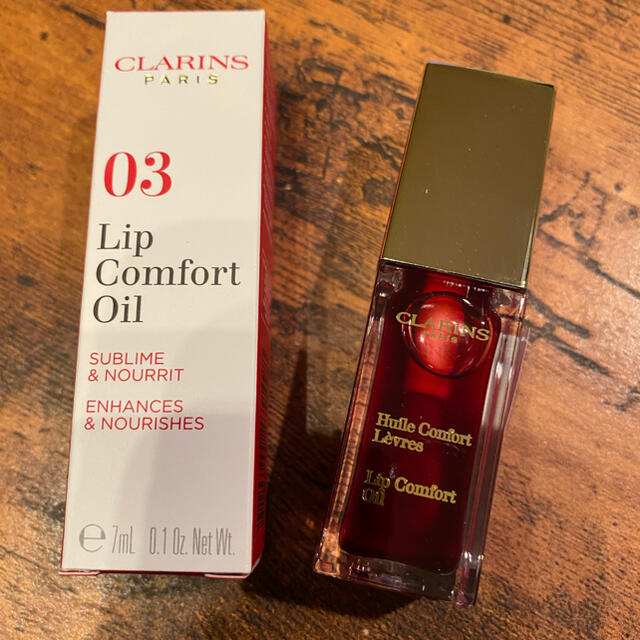 CLARINS(クラランス)の【新品⭐︎箱未開封】クラランス コンフォート リップオイル 03 レッドベリー コスメ/美容のベースメイク/化粧品(リップグロス)の商品写真