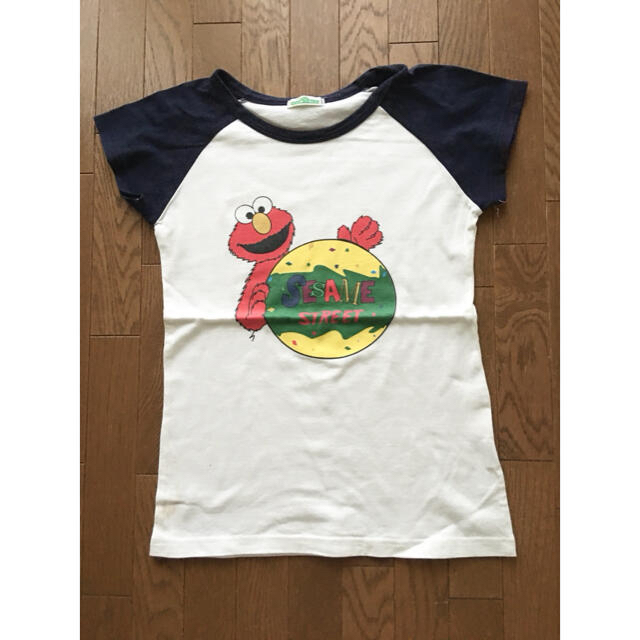 セサミストリート柄　レディース　Tシャツ　サイズM レディースのトップス(Tシャツ(半袖/袖なし))の商品写真