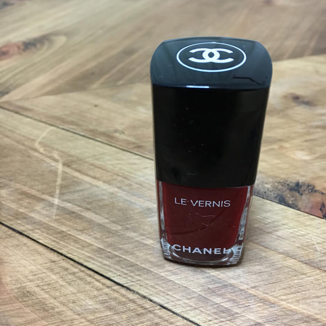 CHANEL(シャネル)の新品未使用シャネル赤ネイル コスメ/美容のネイル(マニキュア)の商品写真