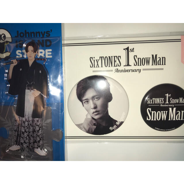Snow Man 目黒蓮くん　アクスタ✖️缶バッジセット | フリマアプリ ラクマ
