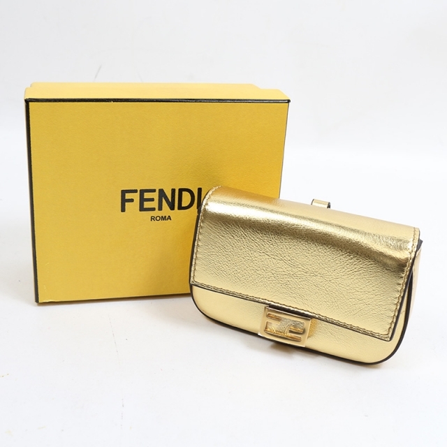 FENDI(フェンディ)のフェンディ FENDI ナノ・バゲット ショルダーバッグ レディース【中古】 レディースのバッグ(ショルダーバッグ)の商品写真