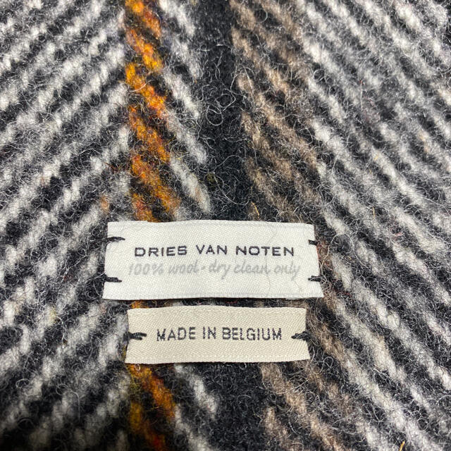 DRIES VAN NOTEN(ドリスヴァンノッテン)のDRIES VAN NOTEN ベルギー製ウールマフラー メンズのファッション小物(マフラー)の商品写真