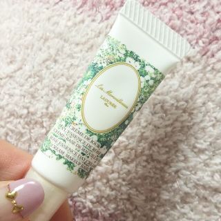 レメルヴェイユーズラデュレ(Les Merveilleuses LADUREE)のレ・メルヴェイユーズ　ラデュレ　♡　ローズエッセンスデイクリーム　サンプル(化粧下地)