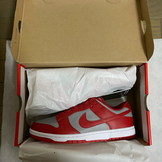 NIKE(ナイキ)のNIKE DUNK LOW RETRO UNLV GREY US9 27cm メンズの靴/シューズ(スニーカー)の商品写真