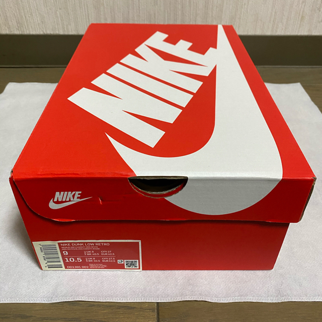 NIKE(ナイキ)のNIKE DUNK LOW RETRO UNLV GREY US9 27cm メンズの靴/シューズ(スニーカー)の商品写真