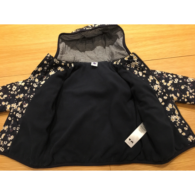 PETIT BATEAU(プチバトー)のプチバトーアウター24M/86cm キッズ/ベビー/マタニティのベビー服(~85cm)(ジャケット/コート)の商品写真