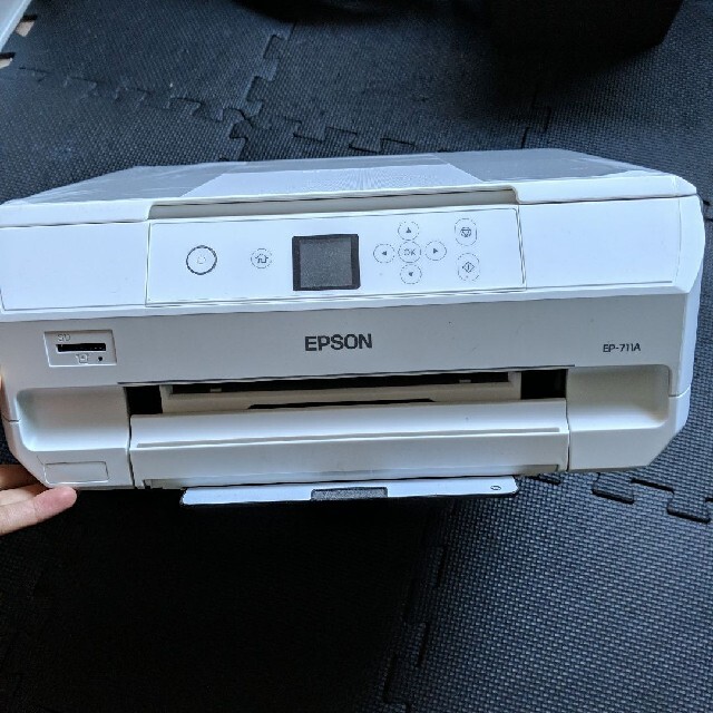 EPSON(エプソン)のEPSON EP-711A インクジェット複合機 A4用紙 スマホ/家電/カメラのスマホ/家電/カメラ その他(その他)の商品写真