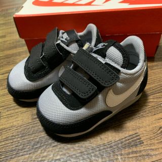 ナイキ(NIKE)のナイキ　黒　グレー　ファーストシューズ　9センチ(スニーカー)