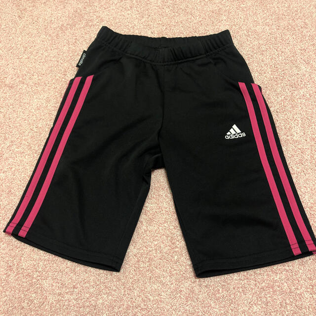 adidas(アディダス)のadidas 子ども用　ハーフパンツ　130 キッズ/ベビー/マタニティのキッズ服女の子用(90cm~)(パンツ/スパッツ)の商品写真