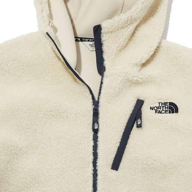 THE NORTH FACE(ザノースフェイス)の【韓国限定デザイン】 THE NORTH FACE 白 フリース S メンズのジャケット/アウター(その他)の商品写真