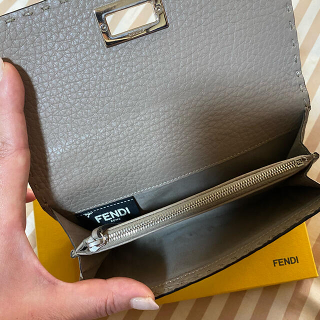 FENDI(フェンディ)の最終値下げ美品 FENDI ピーカーブー セレリア 長財布 レディースのファッション小物(財布)の商品写真