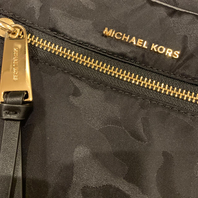 Michael Kors(マイケルコース)の≪used≫ MICHAEL KORS マイケルコース　ショルダーバック レディースのバッグ(ショルダーバッグ)の商品写真