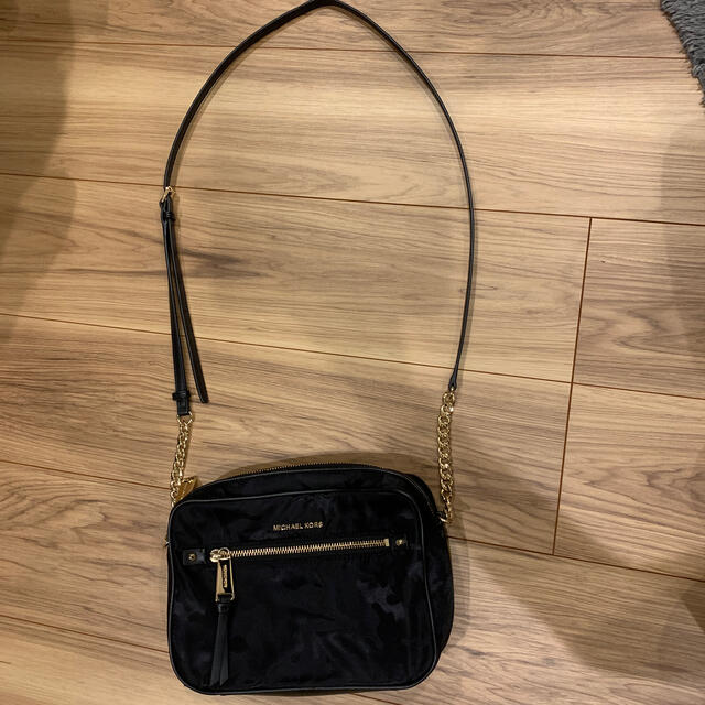 Michael Kors(マイケルコース)の≪used≫ MICHAEL KORS マイケルコース　ショルダーバック レディースのバッグ(ショルダーバッグ)の商品写真