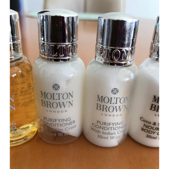 MOLTON BROWN(モルトンブラウン)の【値下げ】モルトンブラウン　アメニティセット コスメ/美容のキット/セット(サンプル/トライアルキット)の商品写真