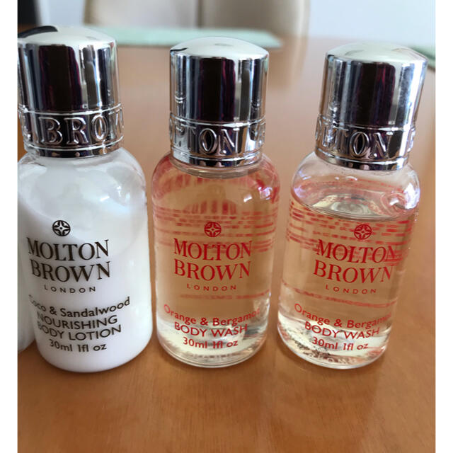 MOLTON BROWN(モルトンブラウン)の【値下げ】モルトンブラウン　アメニティセット コスメ/美容のキット/セット(サンプル/トライアルキット)の商品写真