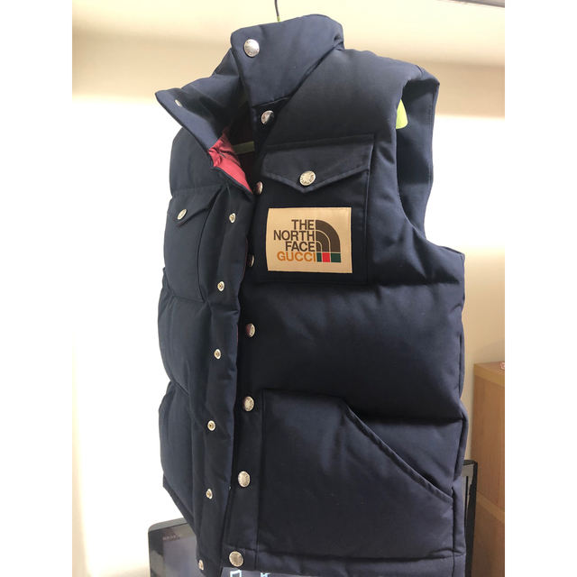 Gucci(グッチ)のGUCCI × THE NORTH FACE ダウンベスト レディースのジャケット/アウター(ダウンベスト)の商品写真