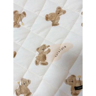 Futafuta 最終値下げ14日まで出品 Futafuta くま 布団 フタフタ バースデイの通販 ラクマ Futafuta 最終値下げ14日まで出品 Futafuta くま 布団 フタフタ バースデイの通販 ラクマ