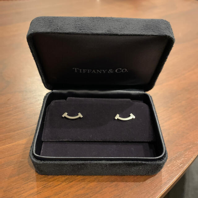 Tiffany & Co.(ティファニー)のTiffany Tスマイル シルバーピアス レディースのアクセサリー(ピアス)の商品写真