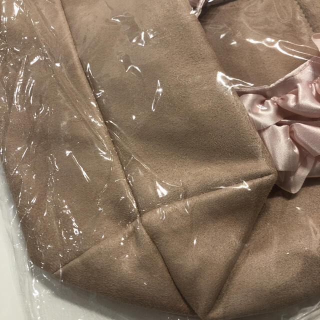 Maison de FLEUR(メゾンドフルール)の美品♡ファー付きフリルハンドルトートバッグ♡Ｓサイズ♡ピンク レディースのバッグ(トートバッグ)の商品写真