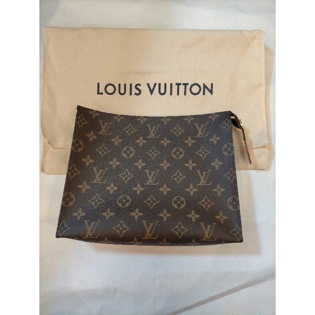 LOUIS VUITTON - ルイヴィトンポッシュ・トワレ 26 M47542の通販 by み ...