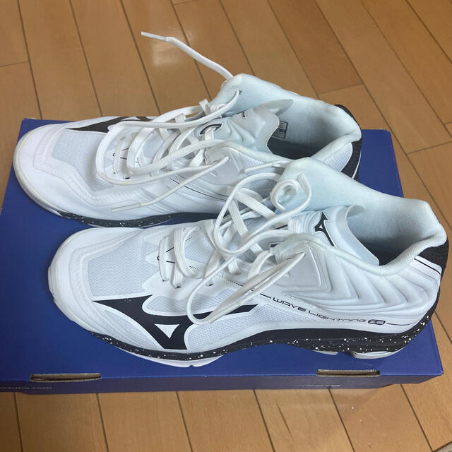 MIZUNO(ミズノ)のミズノバレーボールシューズWAVE RYDEEN MID スポーツ/アウトドアのスポーツ/アウトドア その他(バレーボール)の商品写真