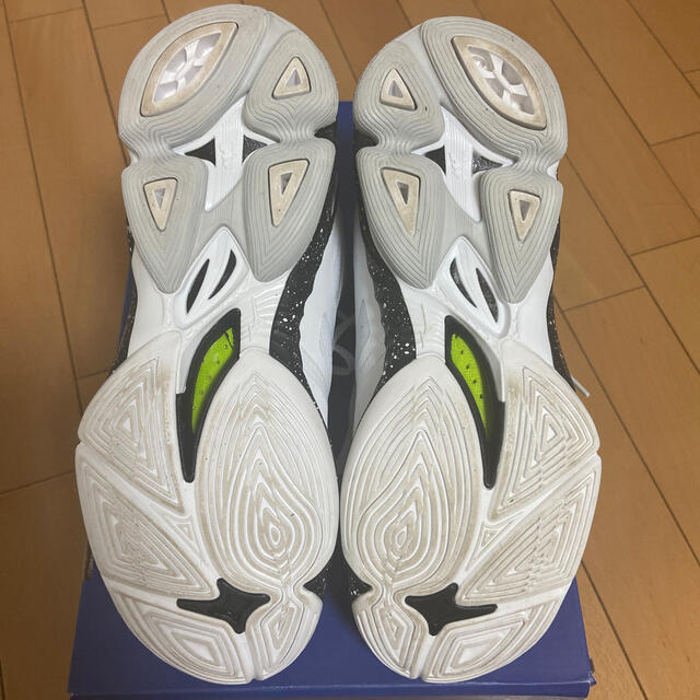 MIZUNO(ミズノ)のミズノバレーボールシューズWAVE RYDEEN MID スポーツ/アウトドアのスポーツ/アウトドア その他(バレーボール)の商品写真