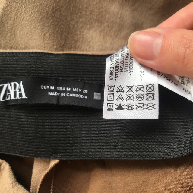 ZARA(ザラ)のZARA レザーテイストレギンスパンツ レディースのパンツ(スキニーパンツ)の商品写真