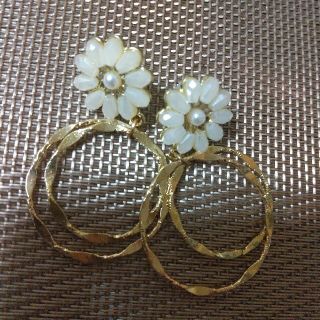 レディースアクセサリーお花ピアス(ピアス)