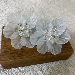 チョコレートキャンベル(Chocolate Campbell)のクリア　お花　ピアス(ピアス)