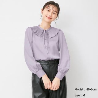 ジーユー(GU)の【新品】GU サテンビッグカラーブラウス　M ブルー(シャツ/ブラウス(長袖/七分))