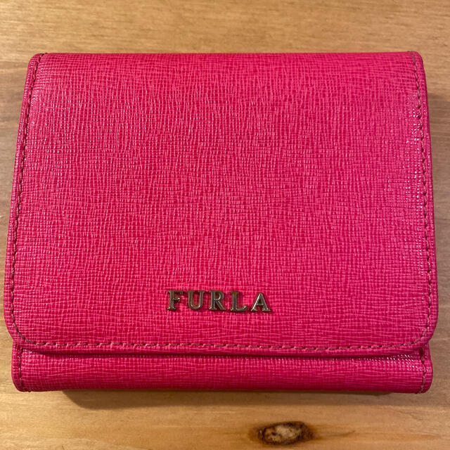 Furla(フルラ)のFURLA フルラ　ピンク　ミニ財布　三つ折り レディースのファッション小物(財布)の商品写真