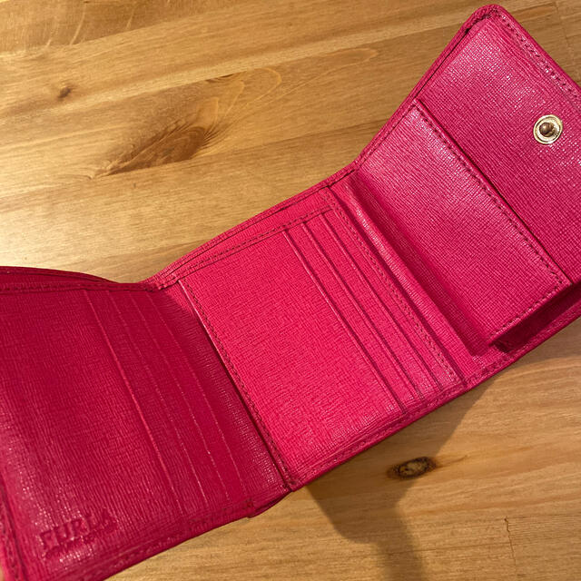 Furla(フルラ)のFURLA フルラ　ピンク　ミニ財布　三つ折り レディースのファッション小物(財布)の商品写真