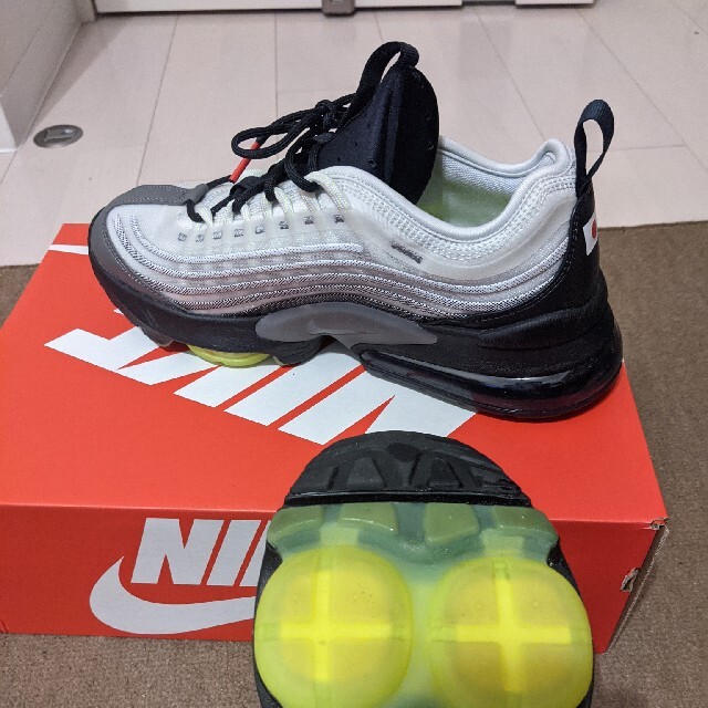 NIKE(ナイキ)のAIR MAX ZM950　25.5cm メンズの靴/シューズ(スニーカー)の商品写真