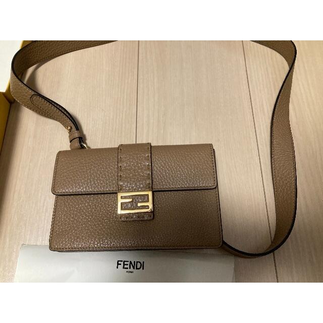 FENDI(フェンディ)の（大特価・期間限定）FENDI（フェンディ）バゲット スリム クラッチ メンズのバッグ(ショルダーバッグ)の商品写真