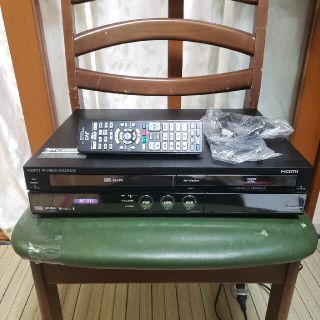 シャープ(SHARP)の希少ダビング可完動超美品シャープVHS/HDD/DVDレコーダーDV-ACV52(DVDレコーダー)