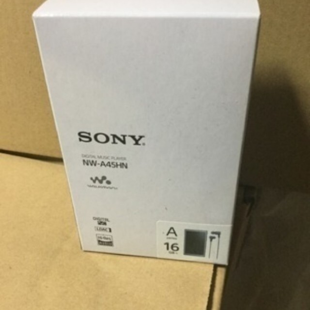 WALKMAN(ウォークマン)のウォークマン　NW-A45HN  新品　格安 スマホ/家電/カメラのオーディオ機器(ポータブルプレーヤー)の商品写真