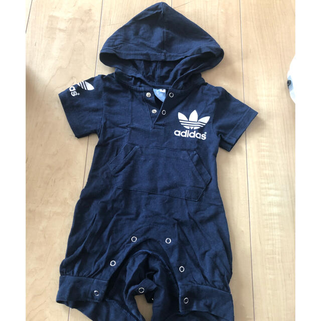 adidas(アディダス)のアディダス　ロンパース　半袖　紺色 キッズ/ベビー/マタニティのベビー服(~85cm)(ロンパース)の商品写真